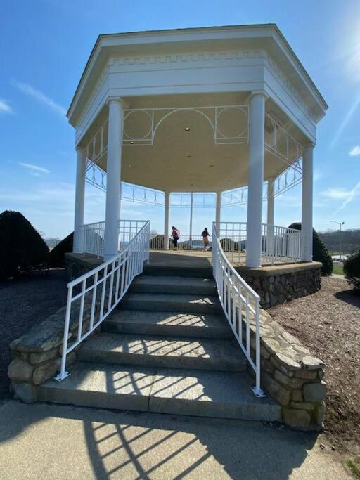 Glorious Suite Near Downtown With Washer/Dryer Gloucester Exterior foto
